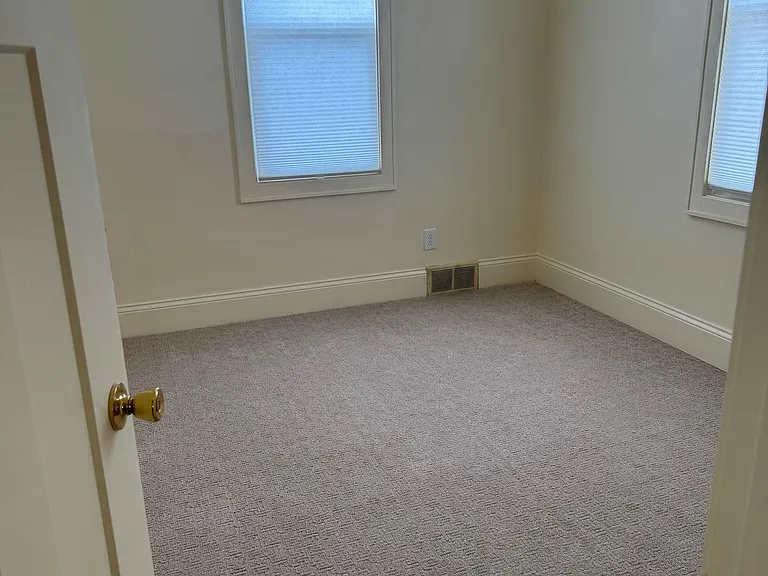 1618 Washington St NE — Photo 6