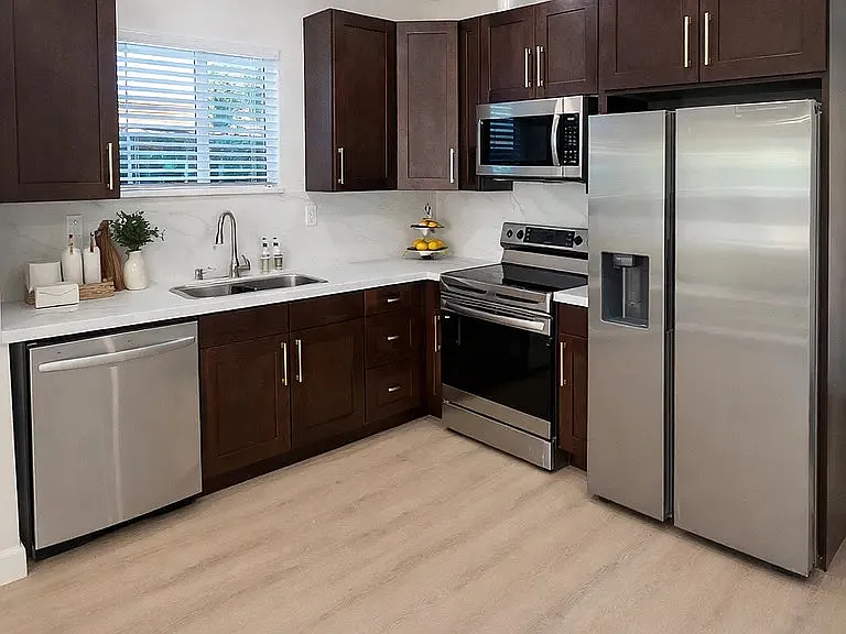 9150 N Columbus Ave — Photo 3
