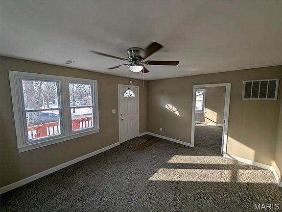 2nd image of 1125 Meadow Dr
