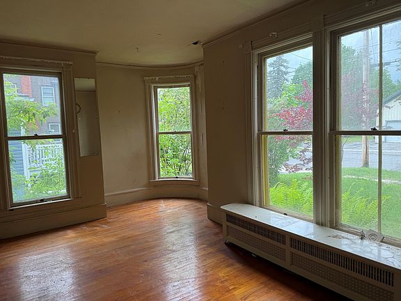 2nd image of 29 Milwaukee St