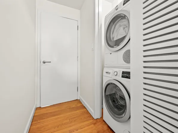 305 Second Avenue image 17 of 32