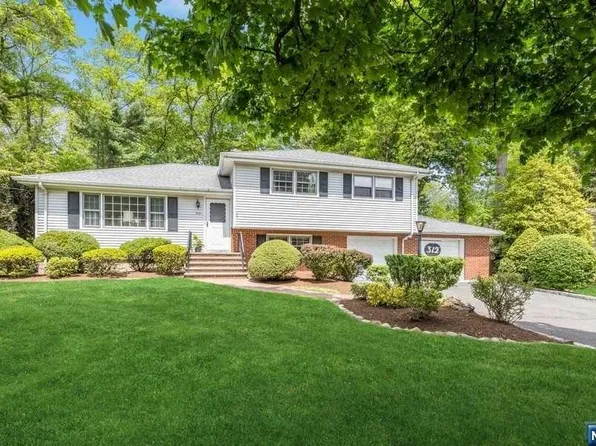 312 Ell Rd, Hillsdale, NJ 07642
