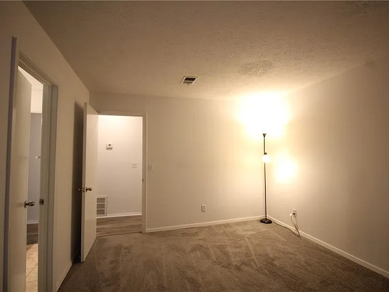 204 Warm Springs Cir — Photo 13