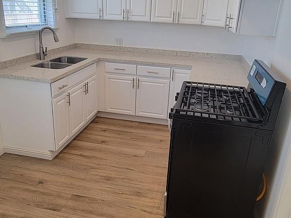 5th image of 113 Davis Dr APT A