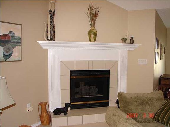 3rd image of 4573 Castlewood Ln
