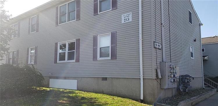 2nd image of 213 Main St APT 1