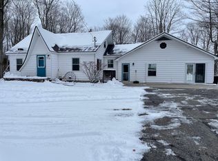 7826 Galbraith Rd, Cheboygan, MI 49721