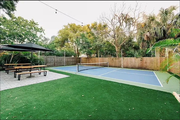 4 bed, 1599 sqft, $4,500 — Photo 1