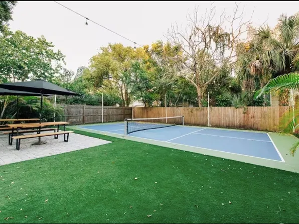 2705 N Oakdale Ave, Tampa, FL 33602