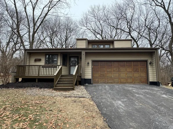 1767 Oakridge St, Portage, IN 46368