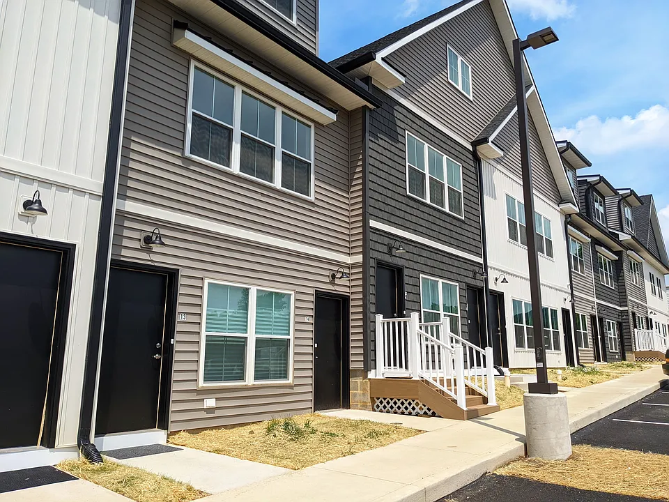 216 Kichline Ave #17