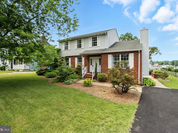 6082 Drum Point Rd, Deale, MD 20751