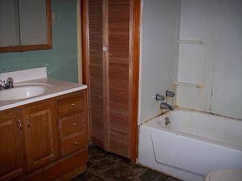 3rd image of 601 N Center St