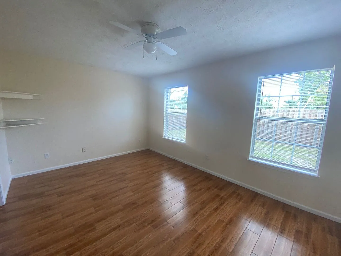 Cozy 3bed/2ba Home On A Quiet Cul-de-Sac, Conveniently Located To Dining, Shopping & Tyndall Afb!... — Photo 3