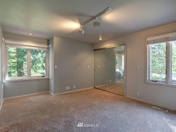 Primary bedroom main level>