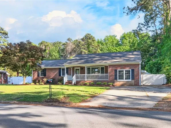 5025 Greenbrook Dr, Portsmouth, VA 23703