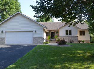 382 E McQuat St, Litchfield, MN 55355