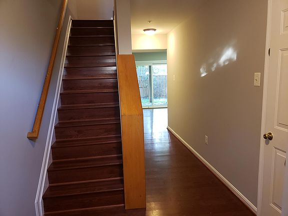 Entrance stairs and basement