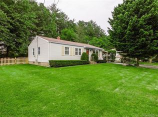 13 Tanglewood Ave, Enfield, CT 06082