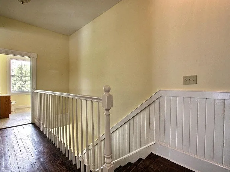 210 E 33rd St #B — Photo 7