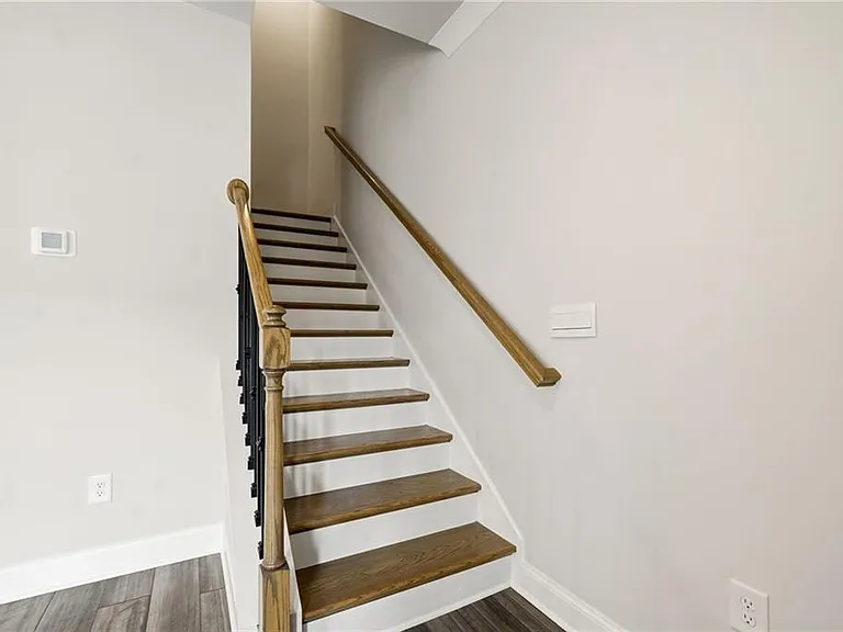 407 Lincoln St — Photo 30