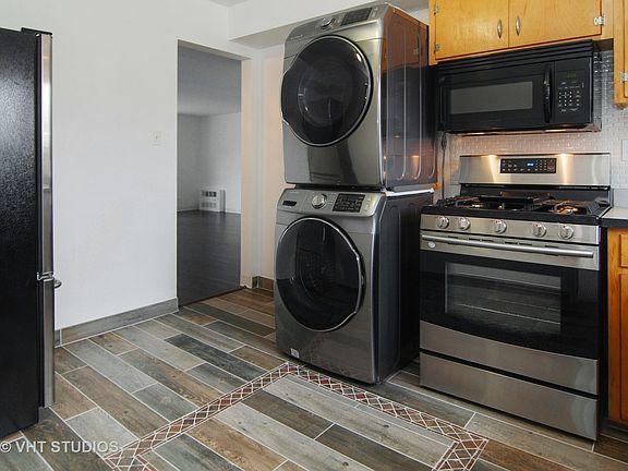 5th image of 1540 Park Ave APT 3C