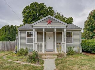 1407 East St, Baraboo, WI 53913