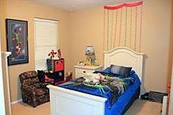 5th image of 866 Chaucer Dr