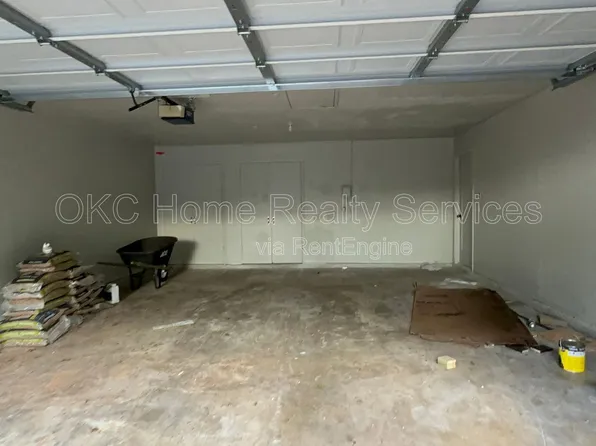 6713 Lyrewood Ln, Oklahoma City, OK 73132