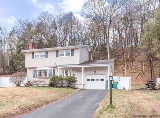 34 Redwood Rd, Saugerties, NY 12477