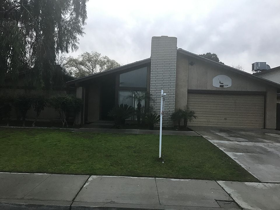 Front house has 3 bed, 2bath