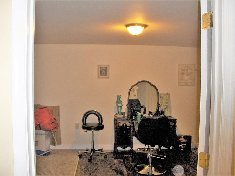 FIRST FLOOR BR