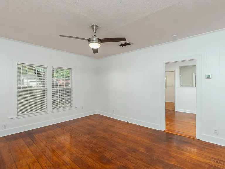 408 Bryan St — Photo 5