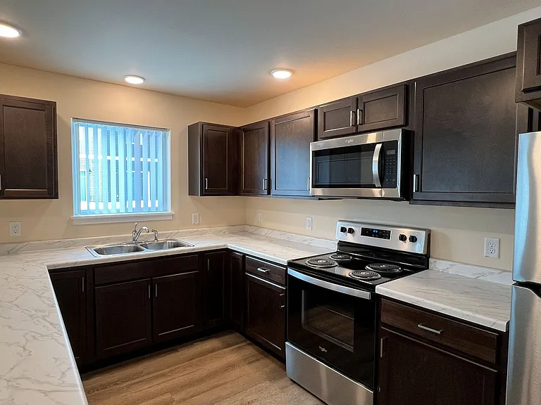713 Caroline St — Photo 181