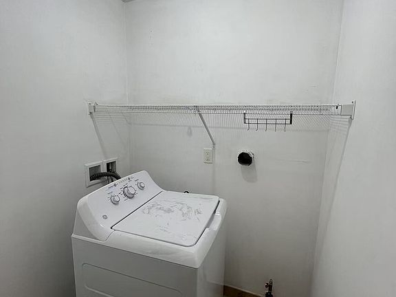 5th image of 22 Bayonne Ct Floor 2