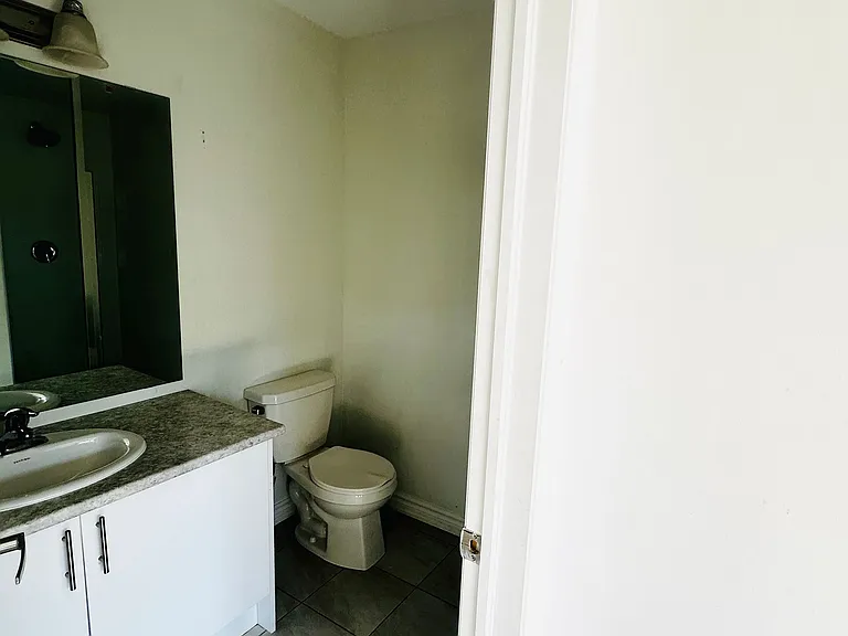 783 Kootenay Path — Photo 32
