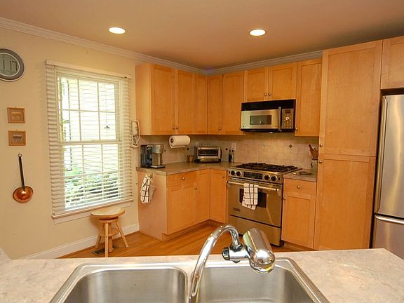 4th image of 7621 Whitaker Dr