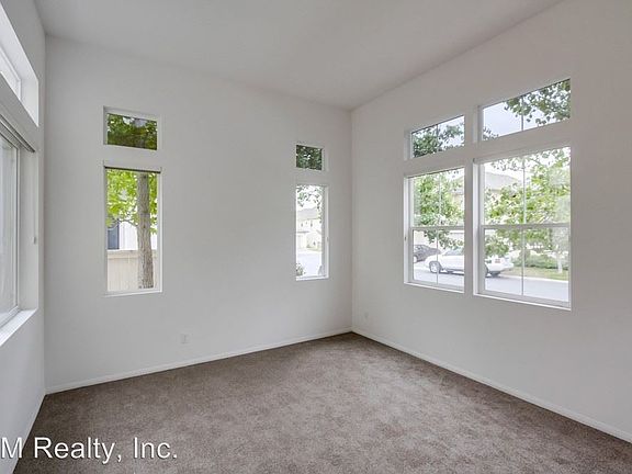 4th image of 2726 W Canyon Ave