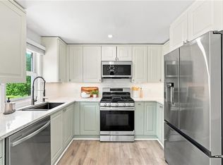 53 Buena Vista Ave, Warwick, RI 02889