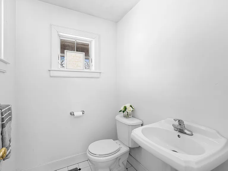 25 Old Sag Harbor Rd — Photo 11