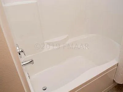 1099 Highland Ln W — Photo 17