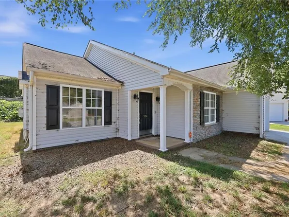 306 Walden Ridge Ct, Winston Salem, NC 27127