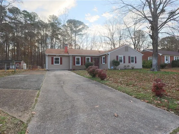 12 Chowan Pl, Newport News, VA 23608