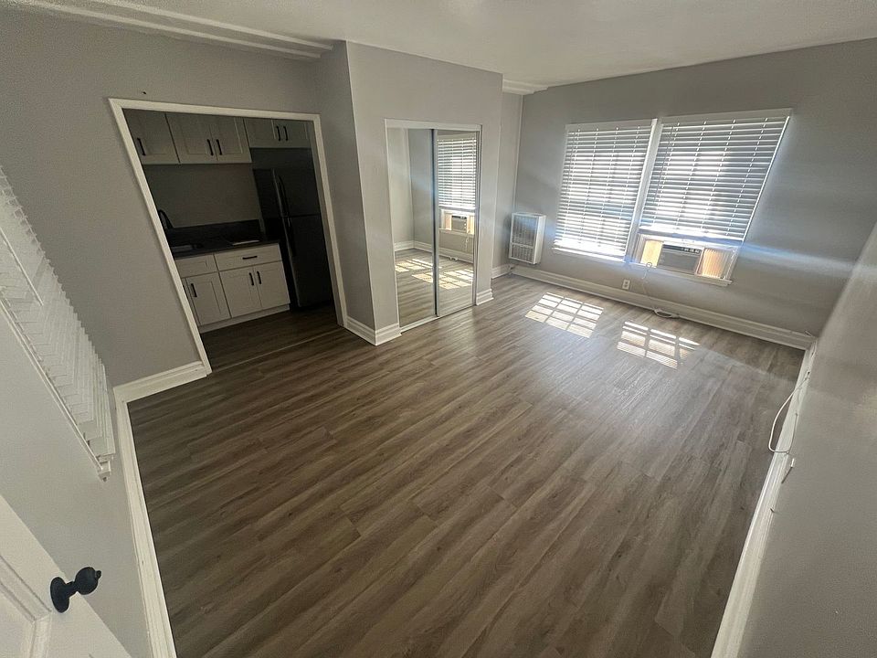 1st image of 851 S Kenmore Ave #9ca517dbb