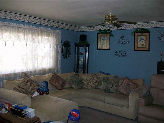 5th image of 332 W Hubbard Ave