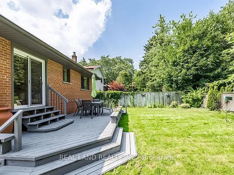 274 Timothy Ct #UPPER — Photo 31