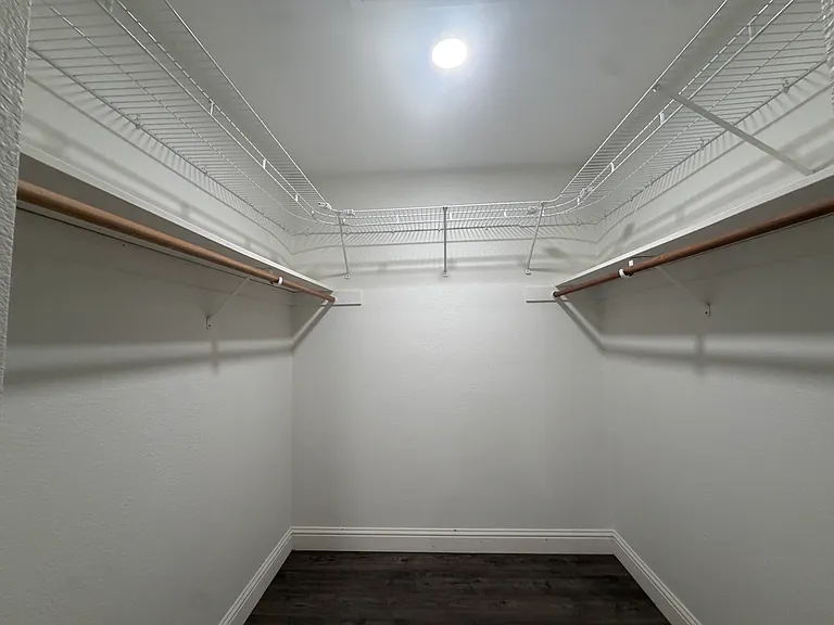 397 Eldridge Ave — Photo 4