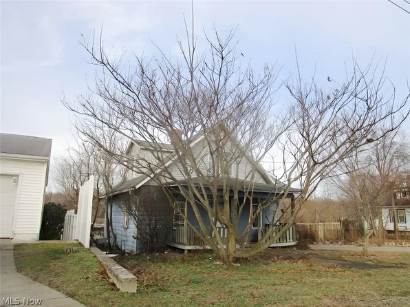 804 Hocking Rd, Belpre, OH 45714