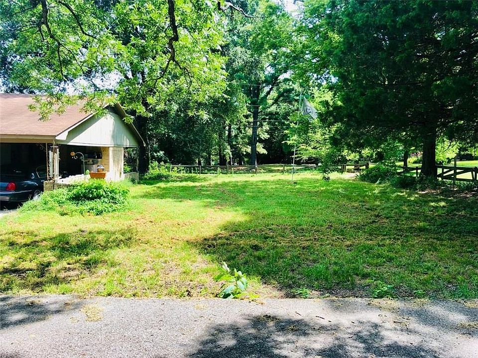 2nd image of 6001 Forrest Ln