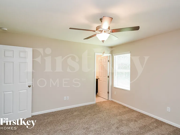 11218 Margarets Landing Pl — Photo 8
